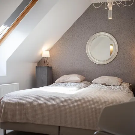 Silver Willow Luxury Apartment