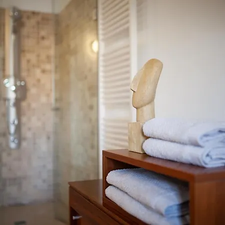 Silver Willow Luxury Apartment *